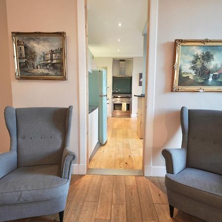 Spacious 2 Bed Apt Next To Royal Mile & Waverley Единбург Екстериор снимка