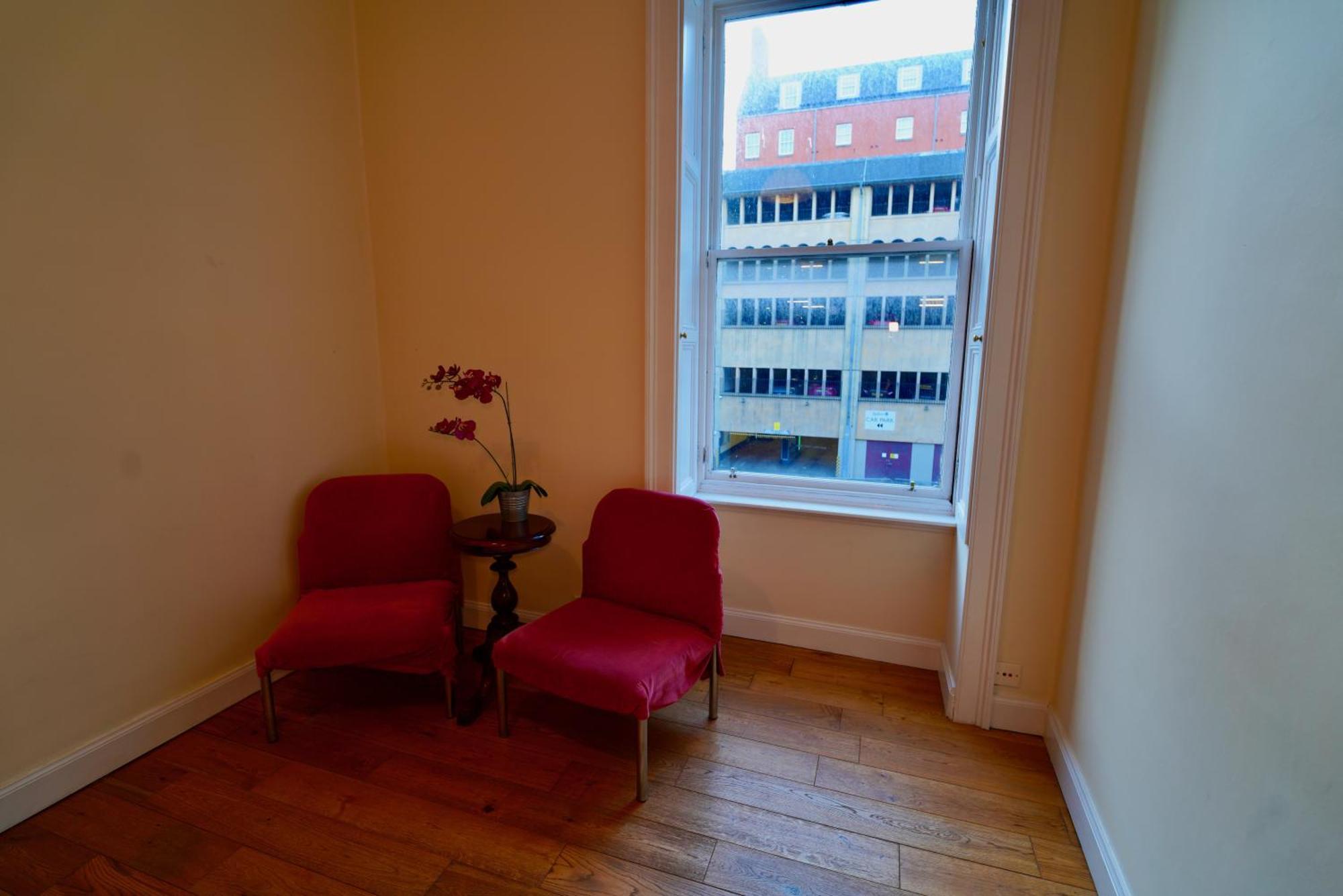 Spacious 2 Bed Apt Next To Royal Mile & Waverley Единбург Екстериор снимка
