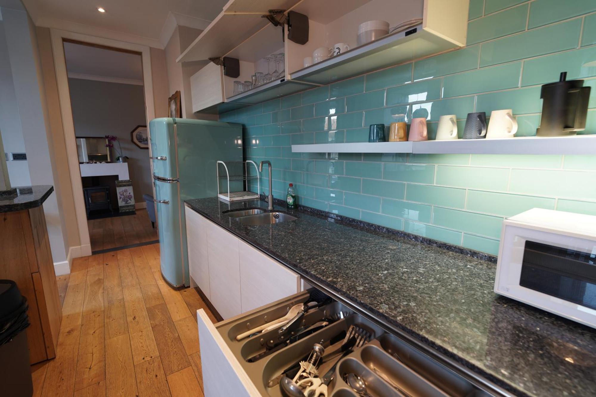 Spacious 2 Bed Apt Next To Royal Mile & Waverley Единбург Екстериор снимка