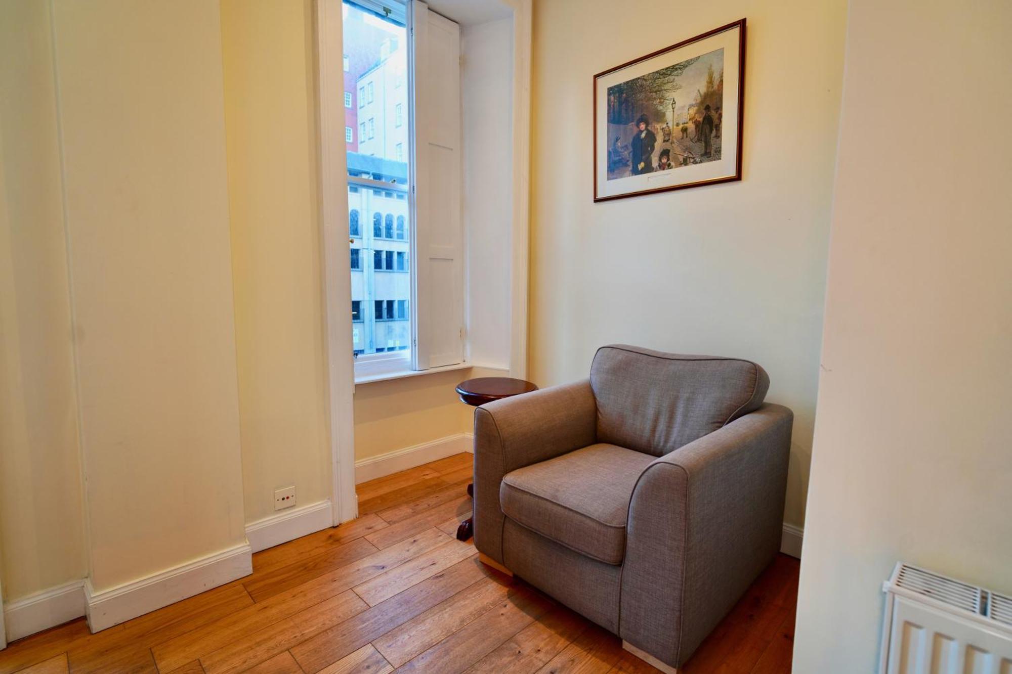 Spacious 2 Bed Apt Next To Royal Mile & Waverley Единбург Екстериор снимка
