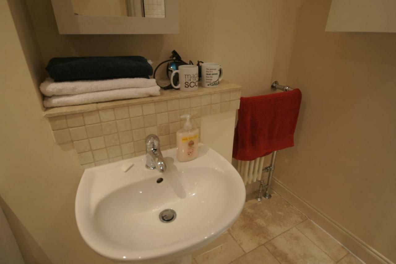 Spacious 2 Bed Apt Next To Royal Mile & Waverley Единбург Екстериор снимка