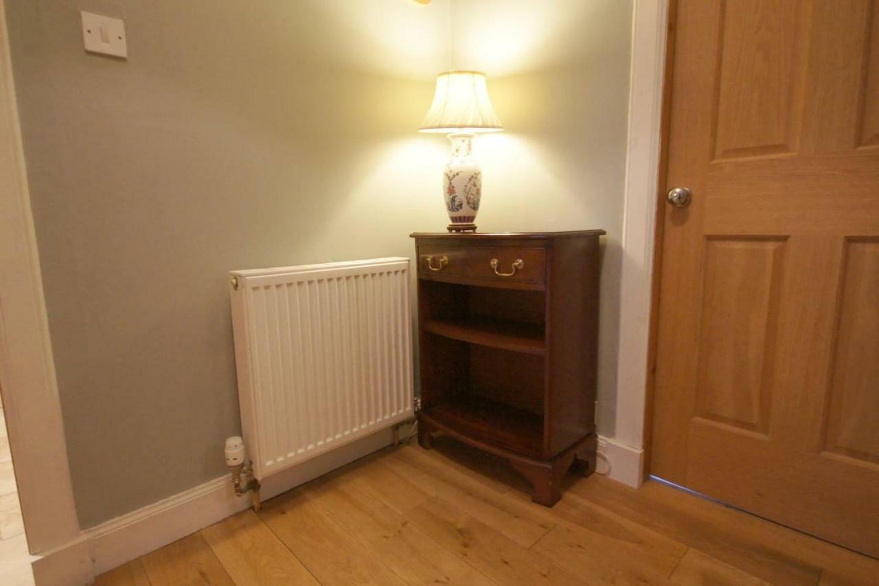 Spacious 2 Bed Apt Next To Royal Mile & Waverley Единбург Екстериор снимка